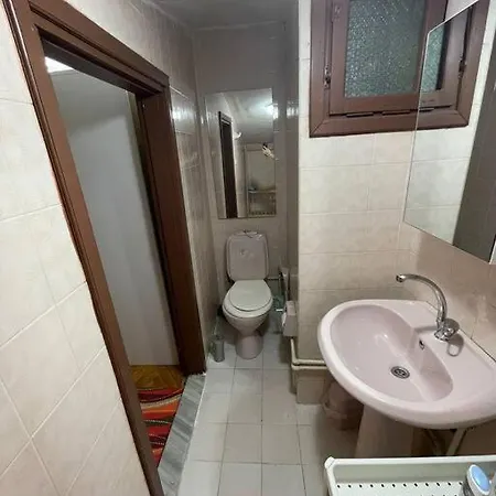 Rooftop Studio With Shared Kitchen
